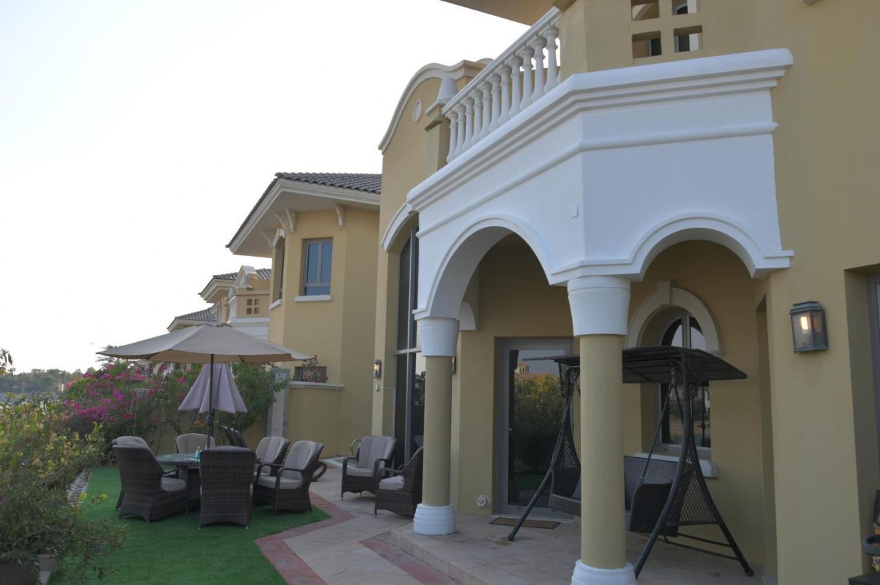 Chic 4Br Villa With Assistant Room And Private Pool On Palm Jumeirah By Deluxe Holiday Homes Дубай Экстерьер фото