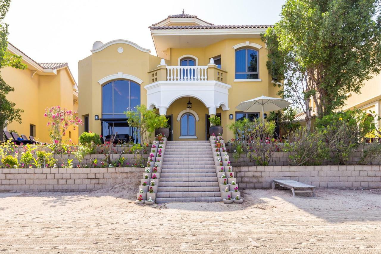 Chic 4Br Villa With Assistant Room And Private Pool On Palm Jumeirah By Deluxe Holiday Homes Дубай Экстерьер фото
